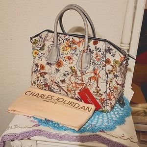 Charles Jourdan Paris Willow Leather Satchel measuring approx 13"Lx7"Wx8"H